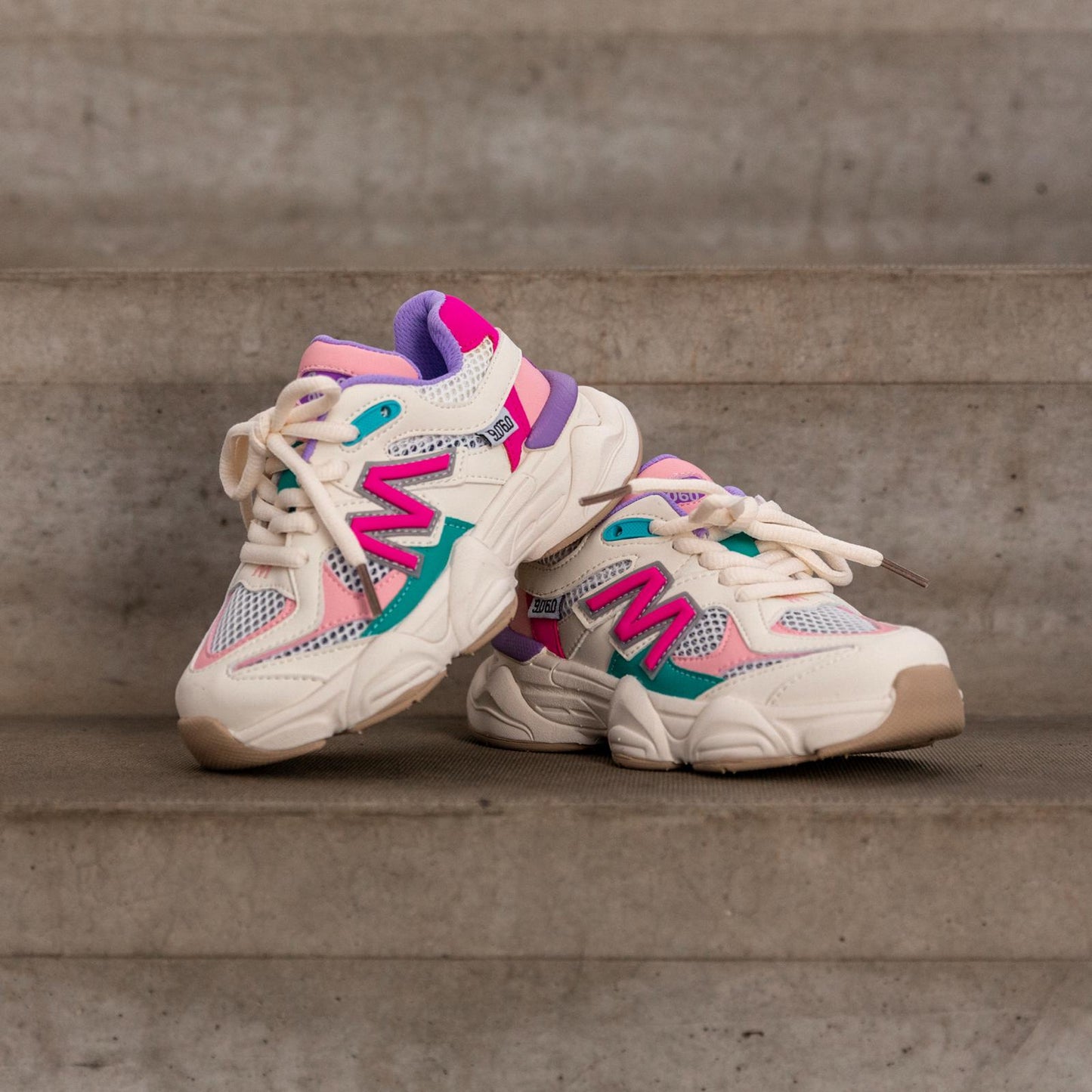 LilPataz Styloz kindersneaker in roze met wit voor meisjes, maat 23 t/m 34 – vooraanzicht